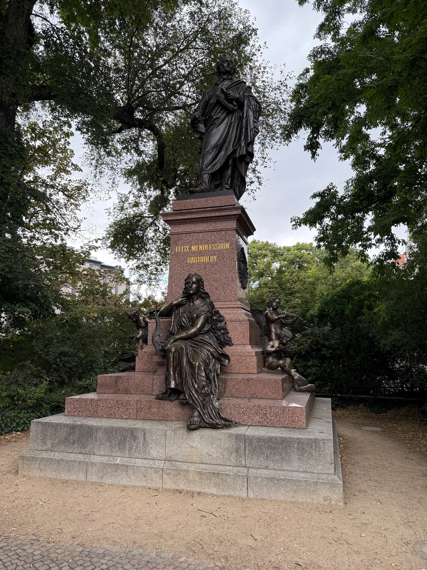 The Mendelssohn memorial